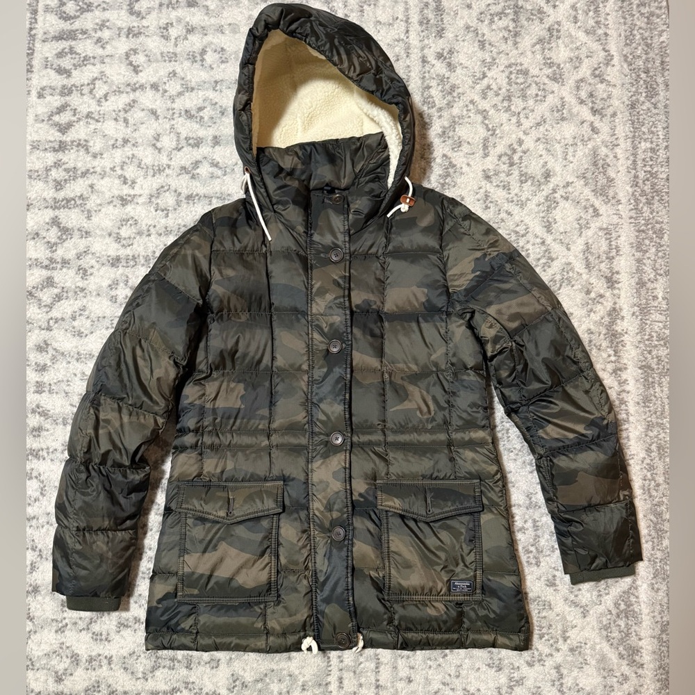 Abercrombie & Fitch Green Camouflage Puffer Jacket